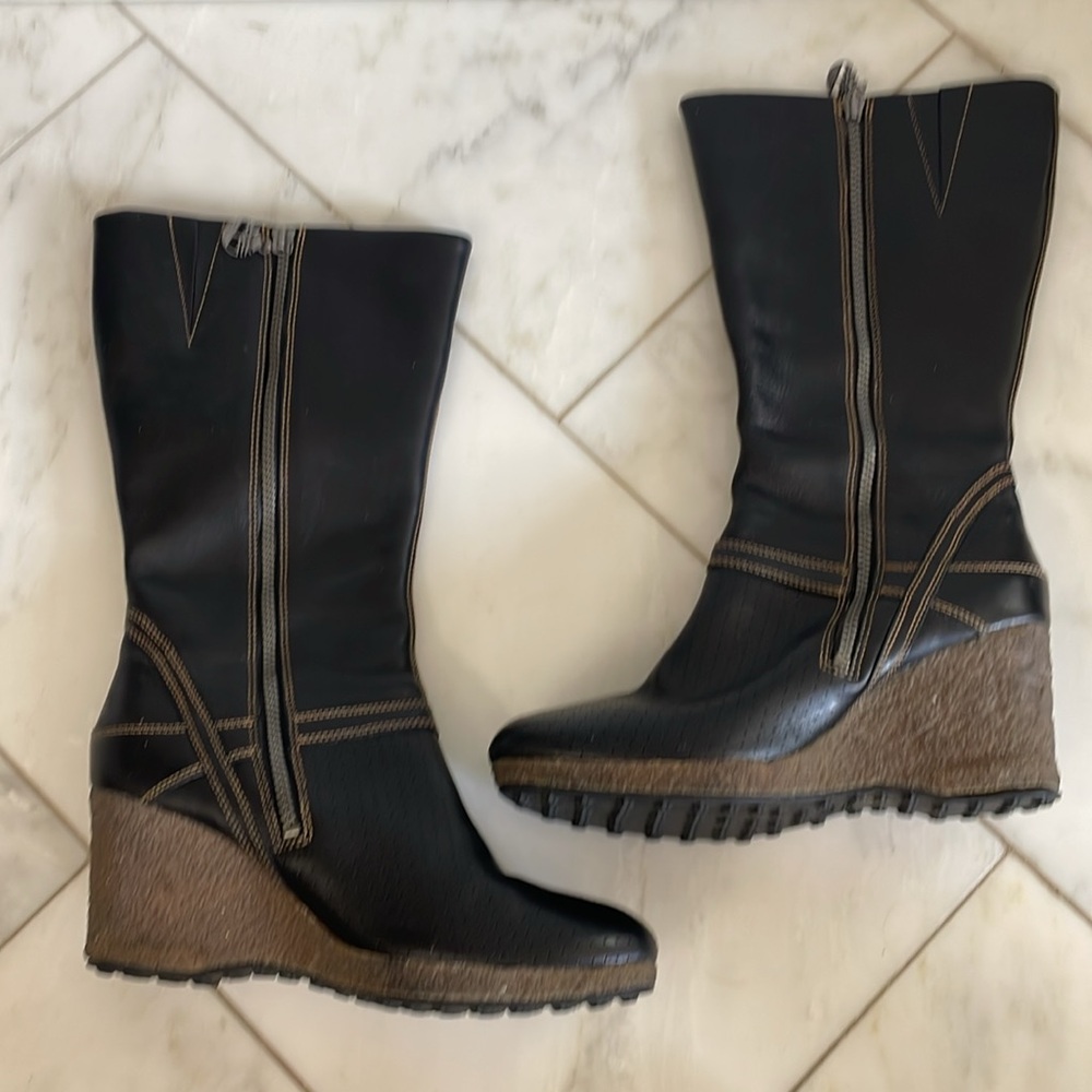 Timberland, women’s 9, black leather contrast stitch wedge zipper knee boot NWOT - Picture 4 of 13